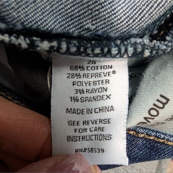 Evereve Ever Straight High Rise Fit Jean  Raw Edge Hem Size 28 - Picture 6 of 8